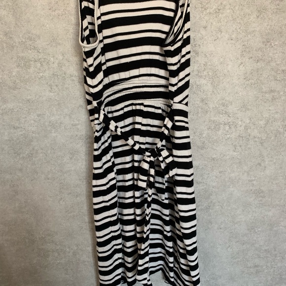 Striped sleeveless dress Universal Thread - Picture 4 of 8